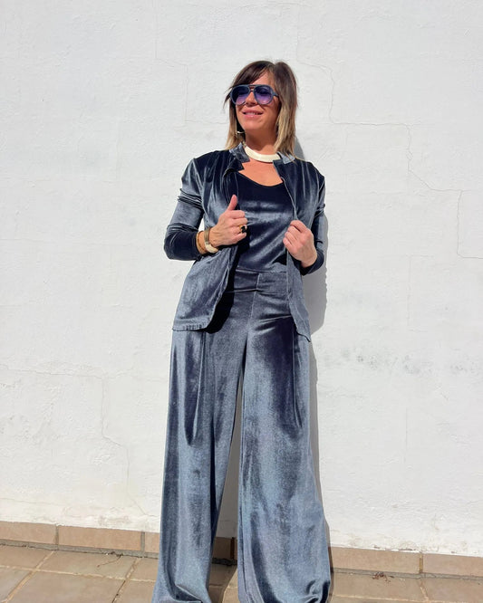 Chaqueta estilo blazer de terciopelo color gris