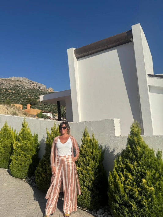 Cárdigan largo de tul estampado en blanco con rayas melocotón