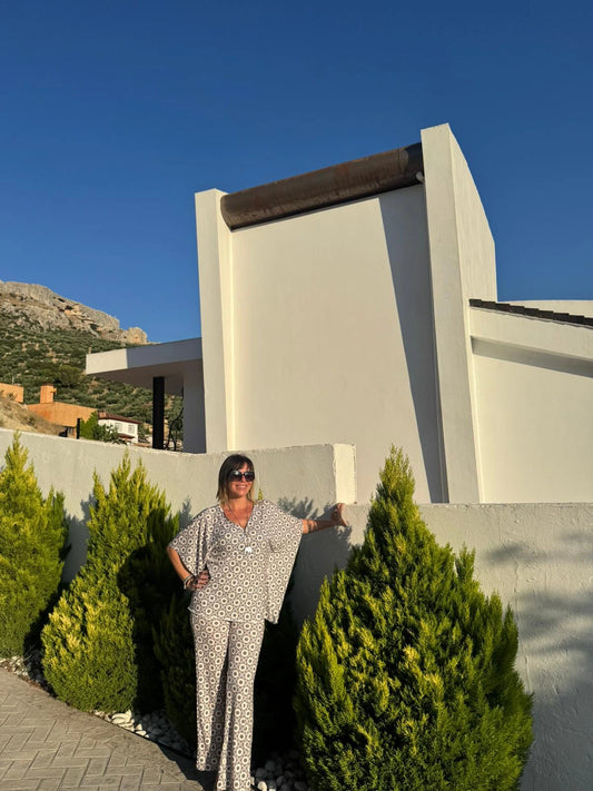 Conjunto XO de blusa más pantalón con estampado geométrico de XO