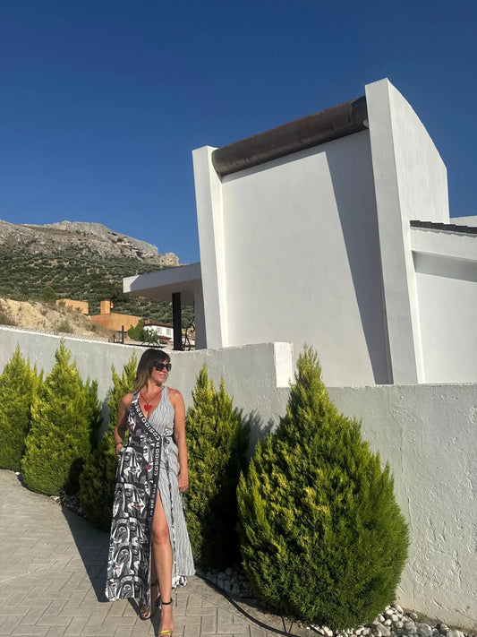 Vestido largo de tirantes cruzado con estampado artístico exclusivo 